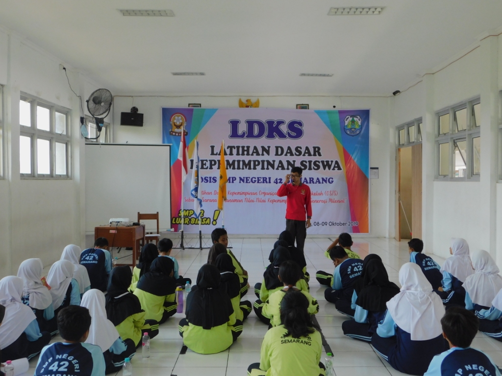 Latihan Dasar Kepemimpinan Osis 2019 SMP Negeri 42 Semarang 