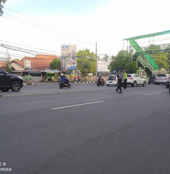 Pengaturan arus lalu lintas di Jalan Sultan Agung